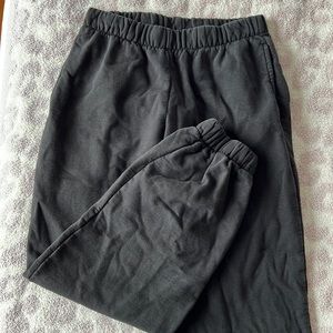 Black Brandy melville sweatpants